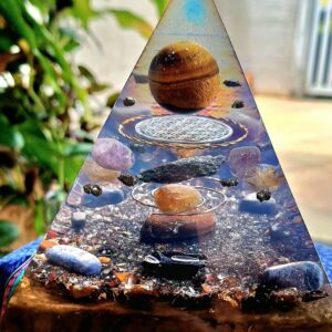 Pirâmide de Orgonite Vigilante/Proteção